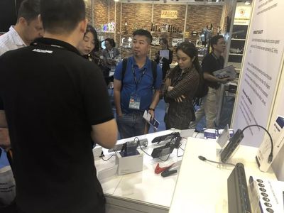 香港秋季電子展第一天|凌度AZDOME展位盛況先睹為快