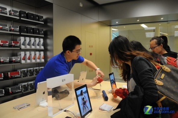 探秘:亞洲最大蘋果直營店落戶王府井